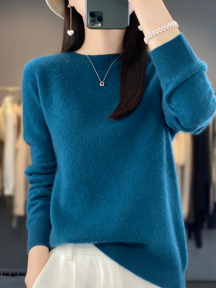 Women's plain crew neck jumper with long sleeves and ribbed trims