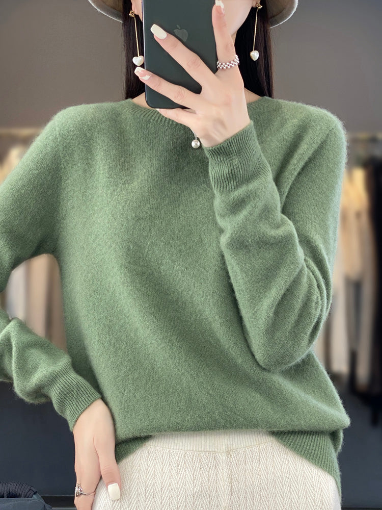 Women's plain crew neck jumper with long sleeves and ribbed trims