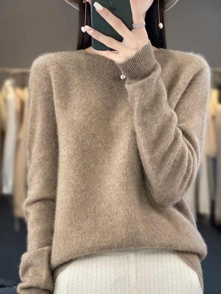 Women's plain crew neck jumper with long sleeves and ribbed trims