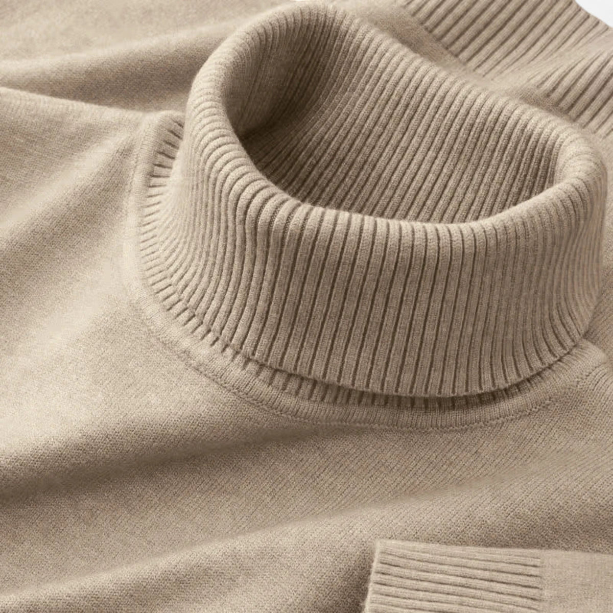 Men's ribbed roll neck jumper with long sleeves and ribbed cuffs