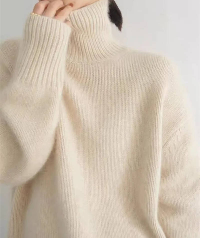 Women's plain ribbed turtleneck jumper with long sleeves and relaxed fit