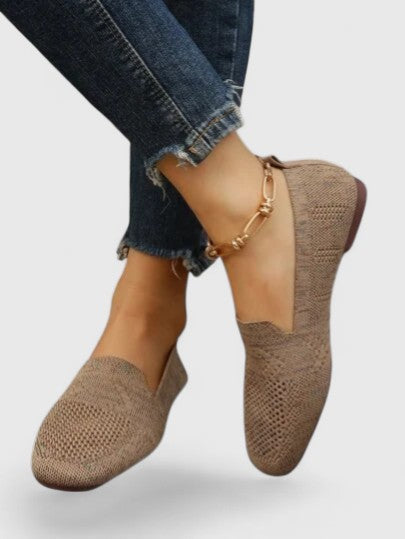 Women's textured round-toe slip-on flats with flat soles