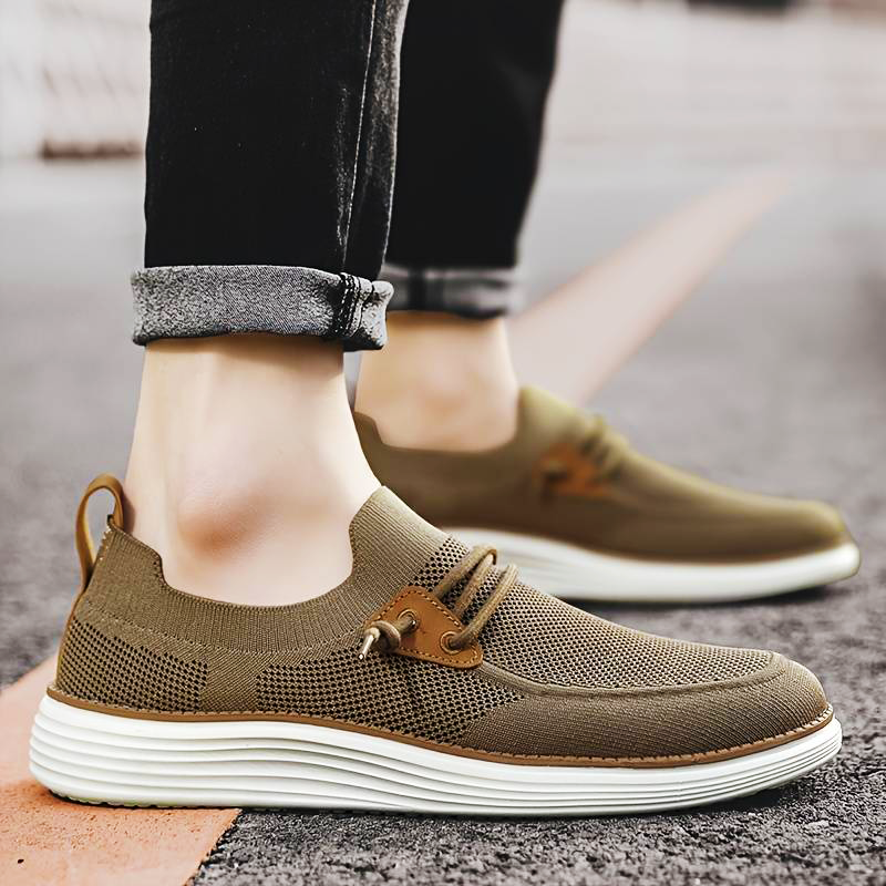 Men's plain slip-on loafers with round toes