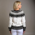 Women's geometric pattern cardigan with long sleeves and button front