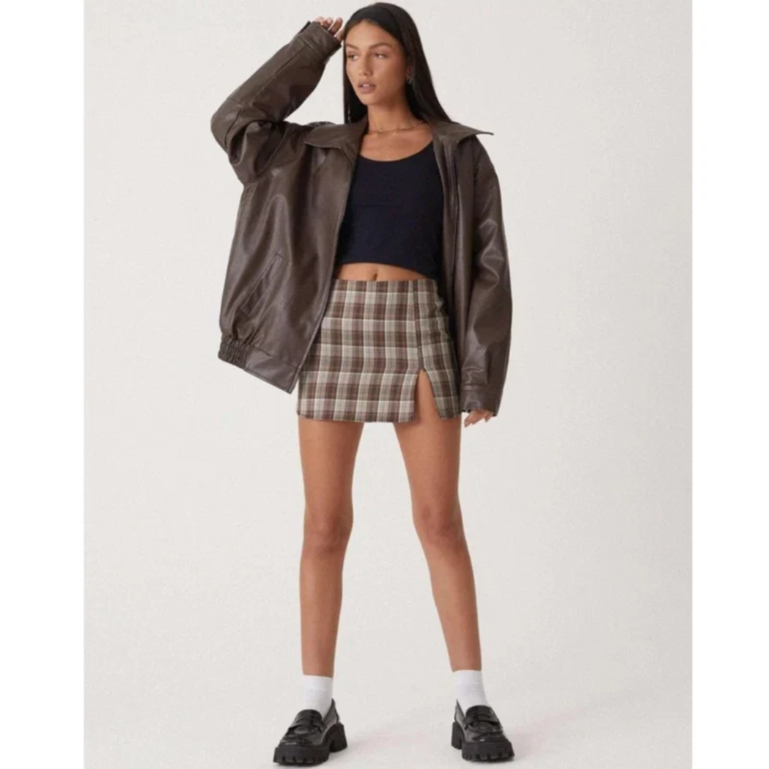 Women's oversized faux leather jacket with wide collar and zip front