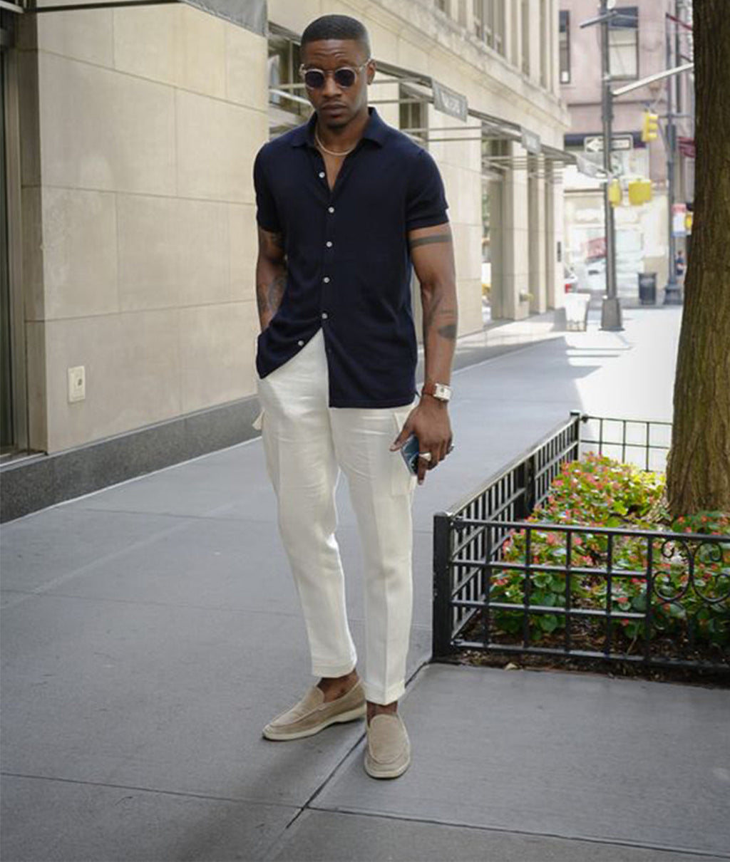 Round-toe men's slip-on loafers with light-coloured soles