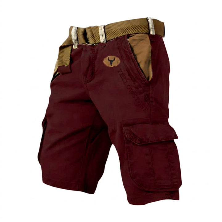 Men's cargo shorts with belt loops and large flap pockets
