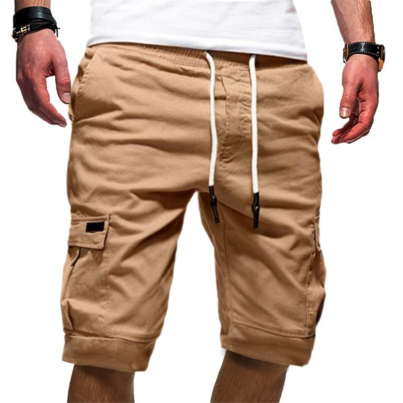 Men's knee-length cargo shorts with thigh pockets