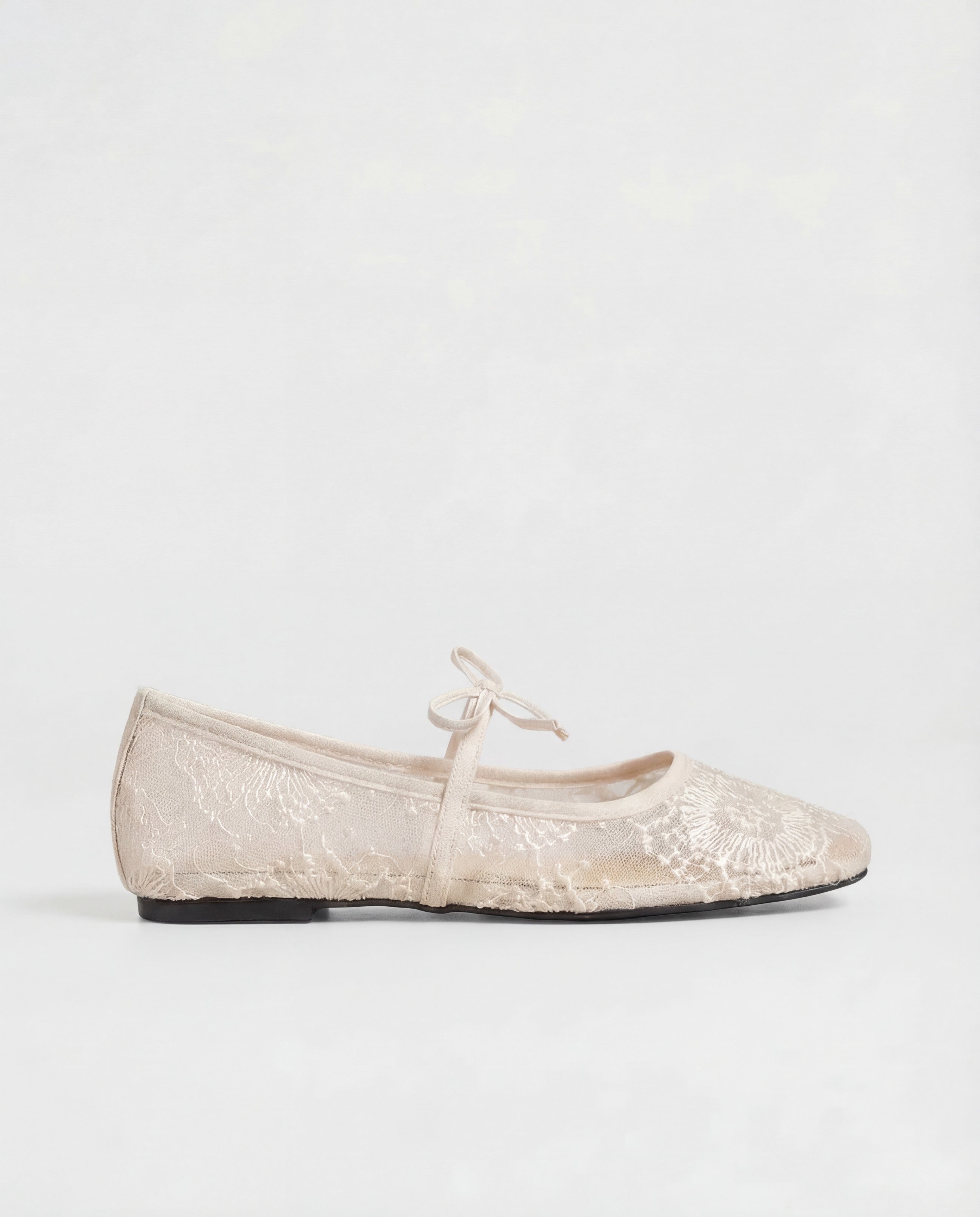 Women's cream lace ballet flats with round toe and tie strap