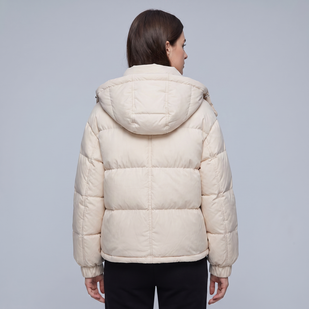Women's quilted cropped puffer jacket with high collar and long sleeves