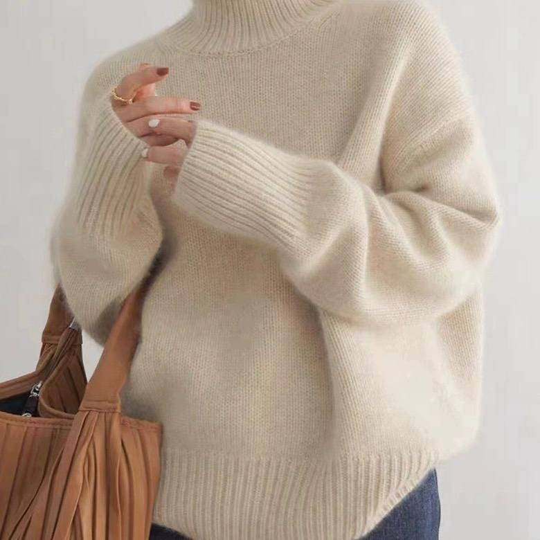 Women's plain ribbed turtleneck jumper with long sleeves and relaxed fit