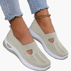 Women's textured slip-on sneakers with round toes and low soles
