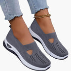 Women's textured slip-on sneakers with round toes and low soles