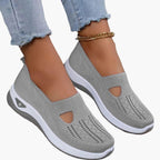 Women's textured slip-on sneakers with round toes and low soles