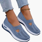 Women's textured slip-on sneakers with round toes and low soles