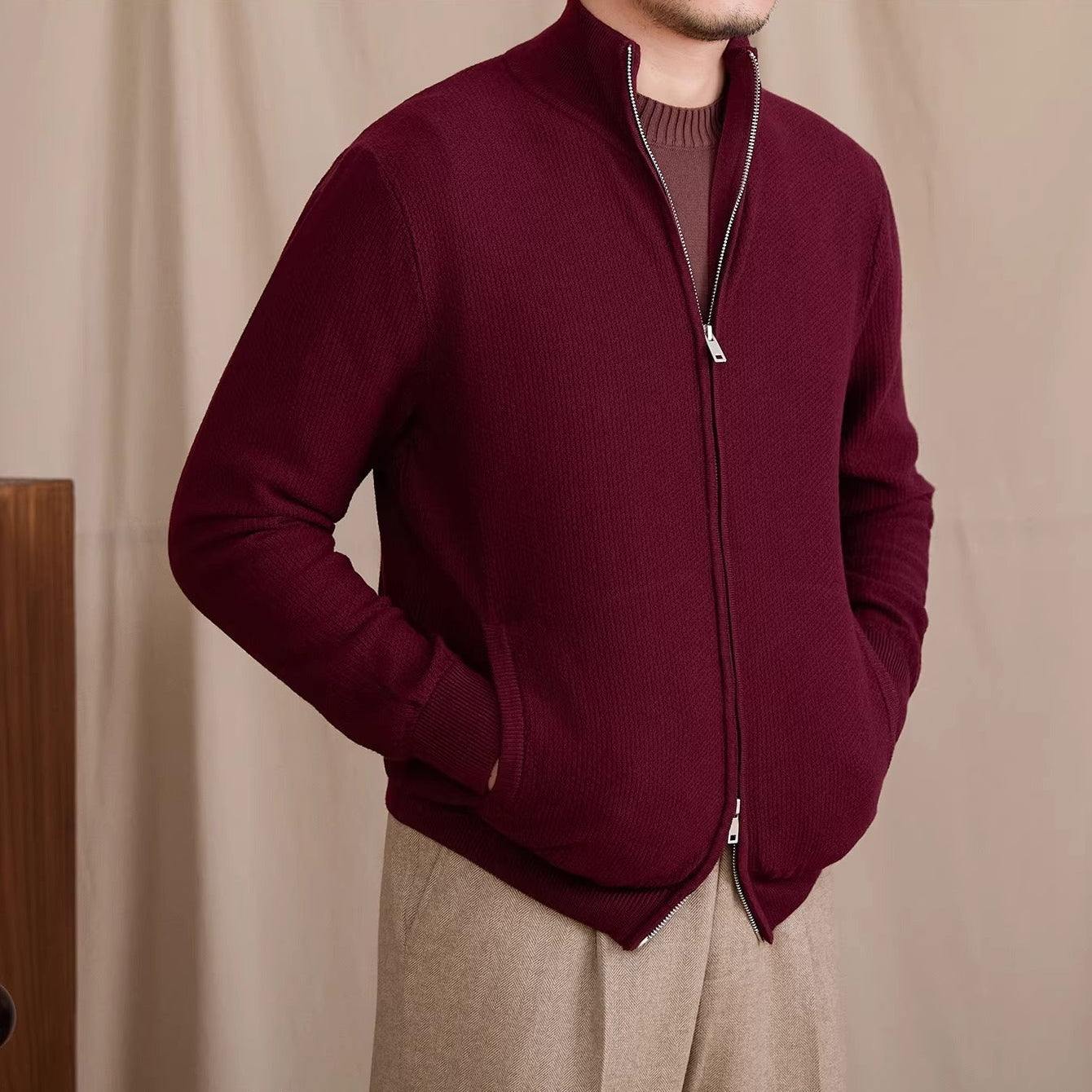 Men's knitted zip cardigan with stand collar, long sleeves and front pockets