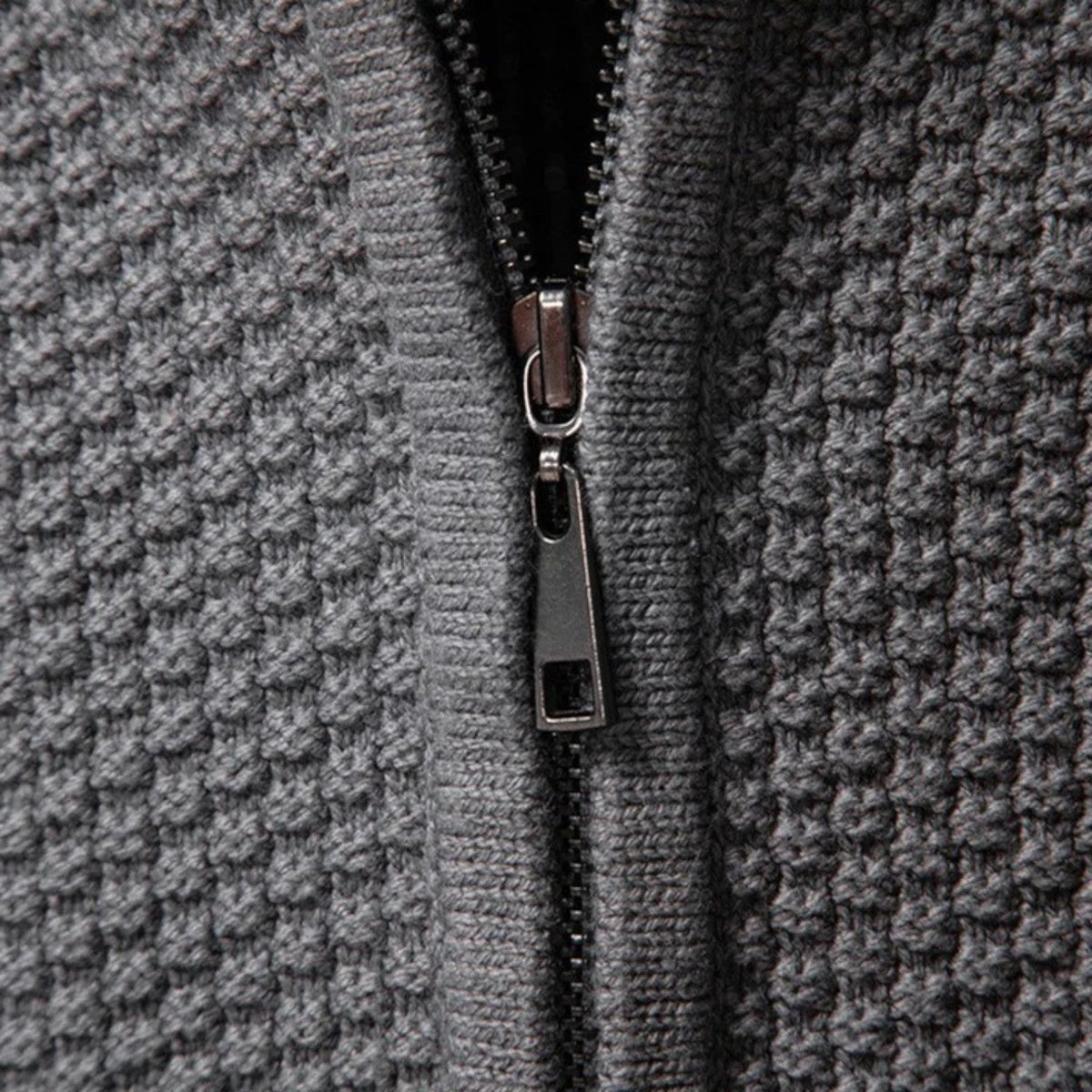 Men's cable-knit full-zip jumper with mock neck and ribbed trims