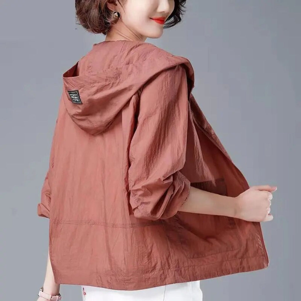 Women's cropped hooded jacket with three-quarter sleeves
