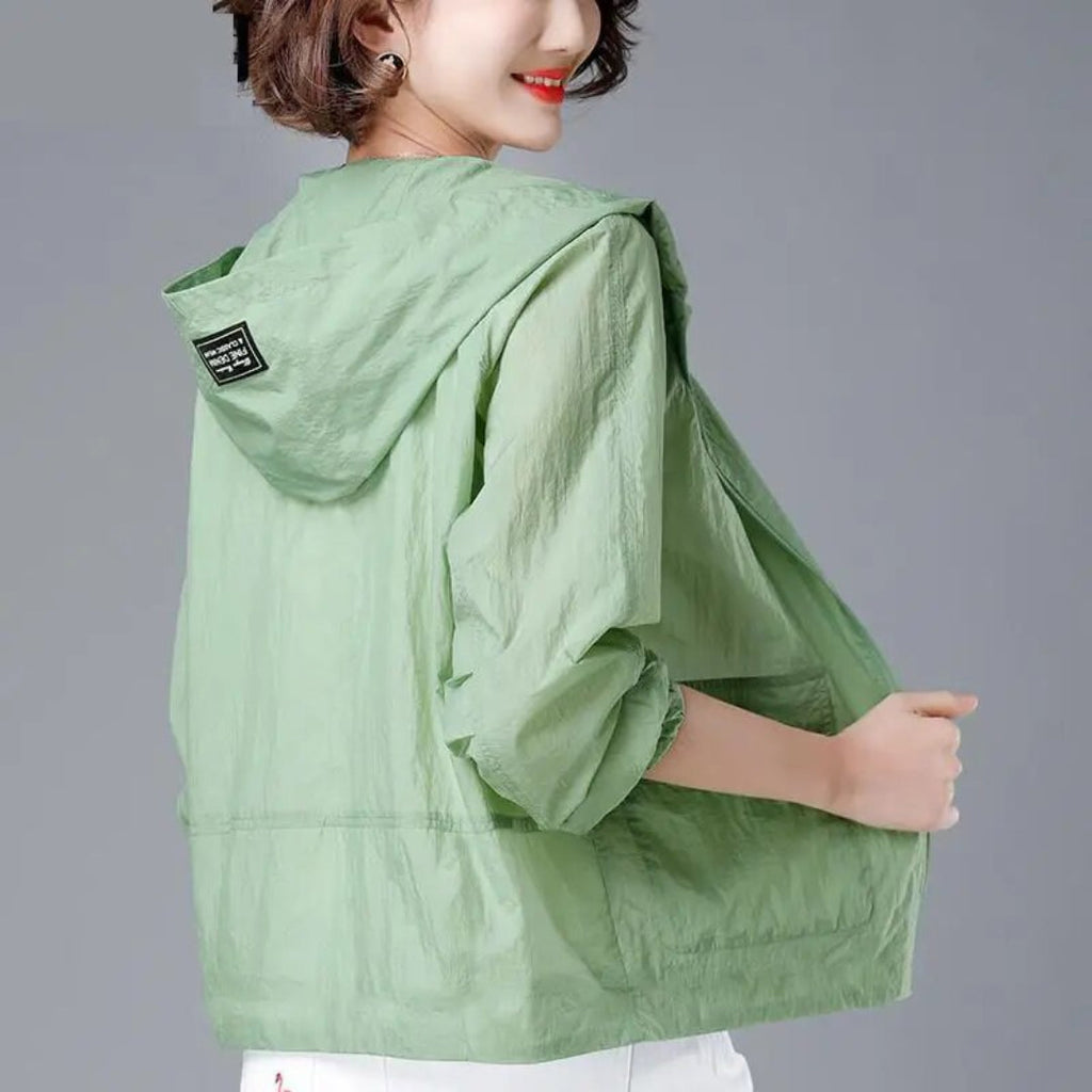 Women's cropped hooded jacket with three-quarter sleeves