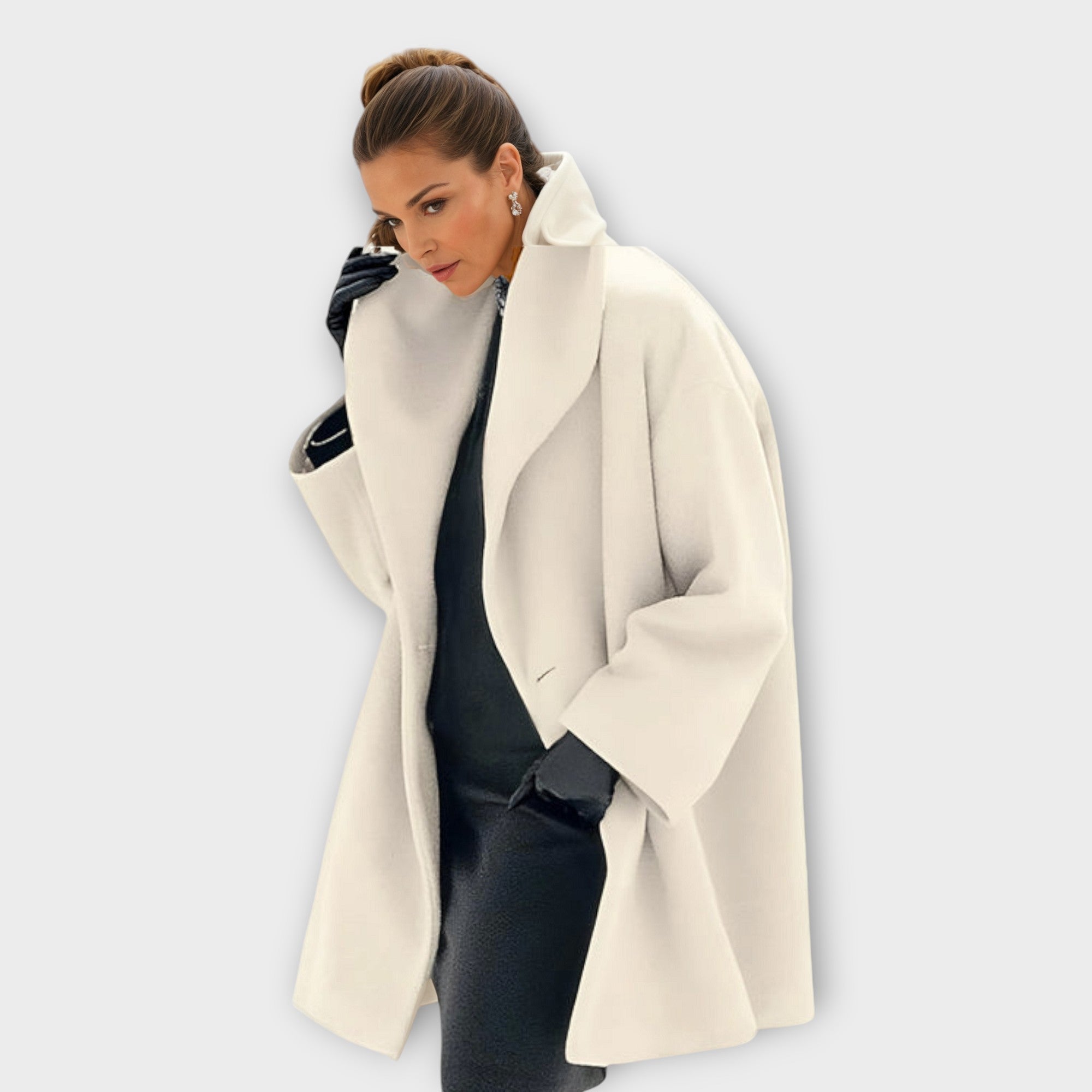 Women's open front jacket with wide lapels and long sleeves