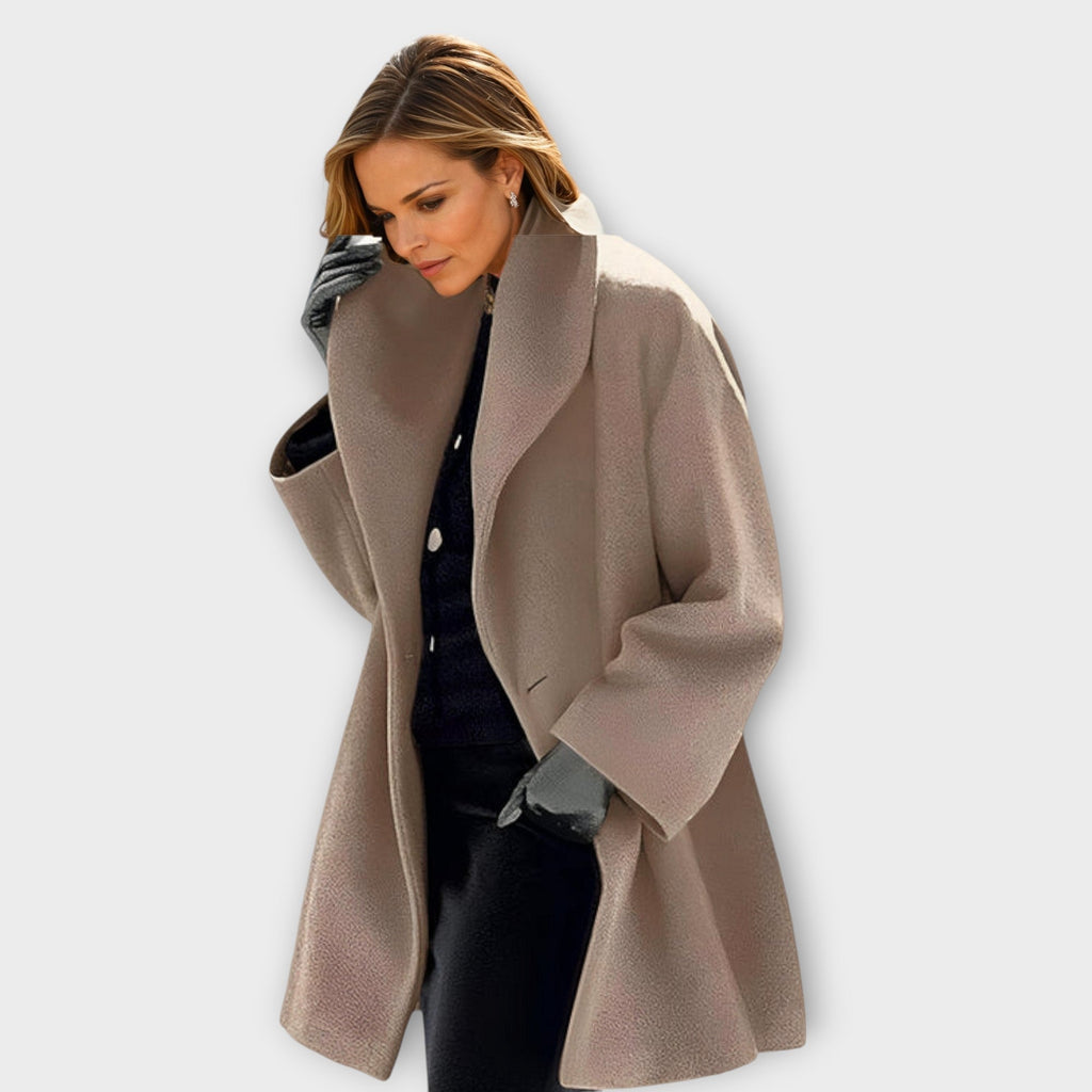 Women's open front jacket with wide lapels and long sleeves