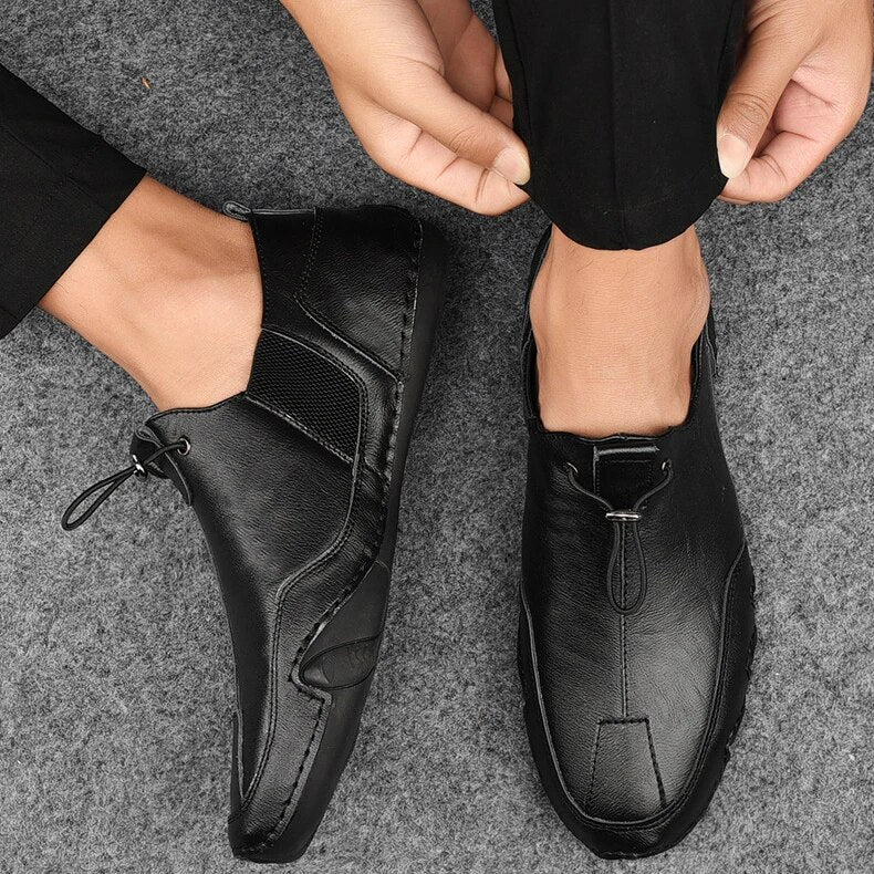Men's casual loafers with round toe and drawstring detail