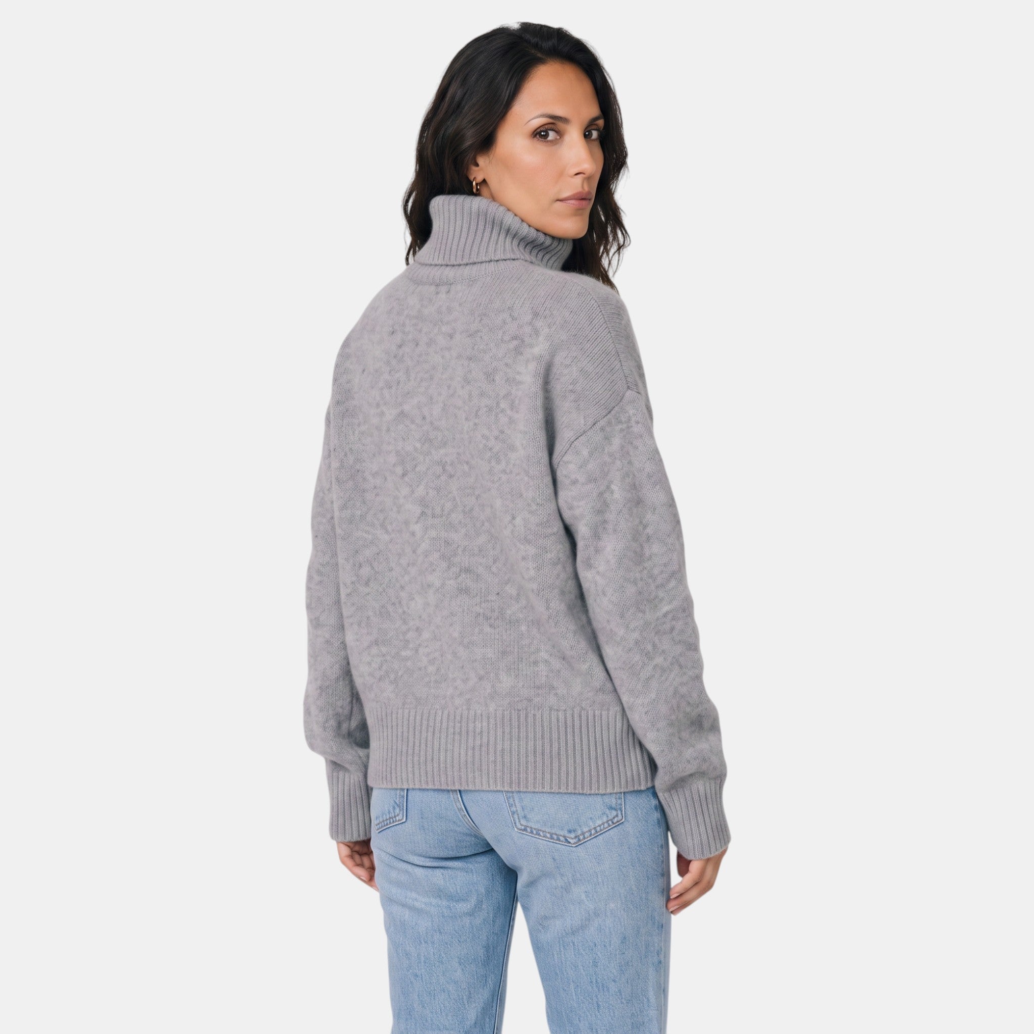 Women's ribbed turtleneck sweater with long sleeves