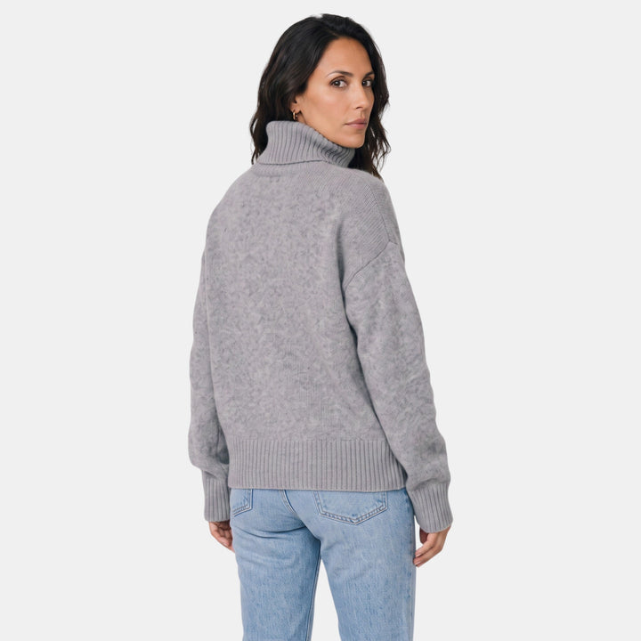 Women's ribbed turtleneck sweater with long sleeves
