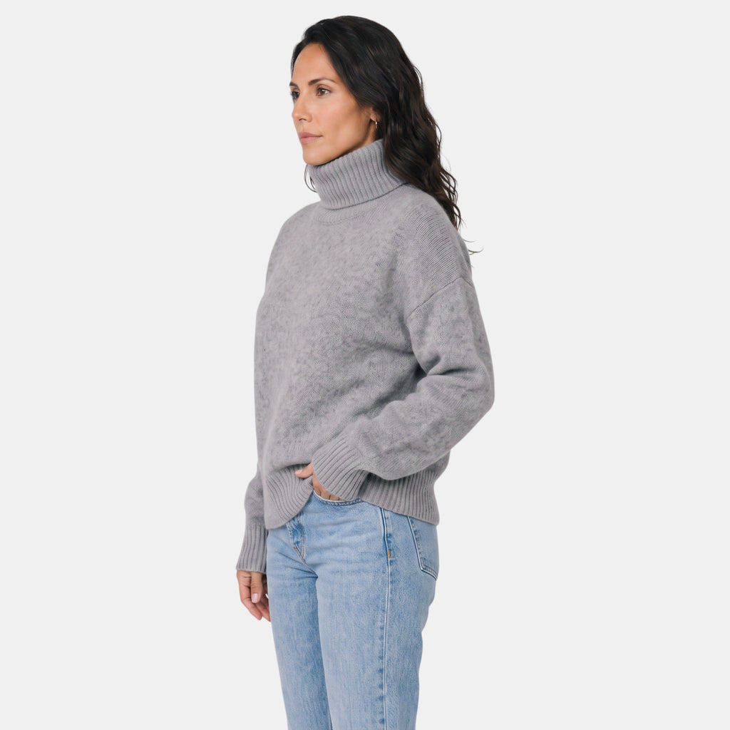 Women's ribbed turtleneck sweater with long sleeves