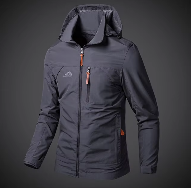 Men's hooded jacket with long sleeves, front zip and zipped pockets