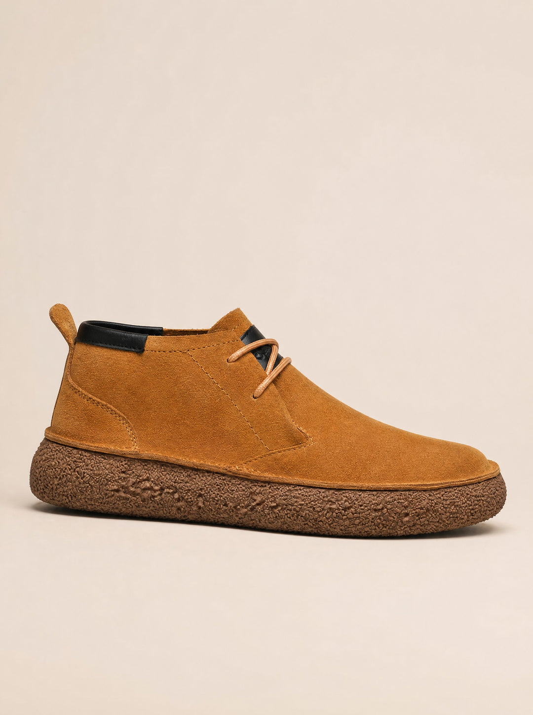Men's Lace-Up Chukka Boots in tan