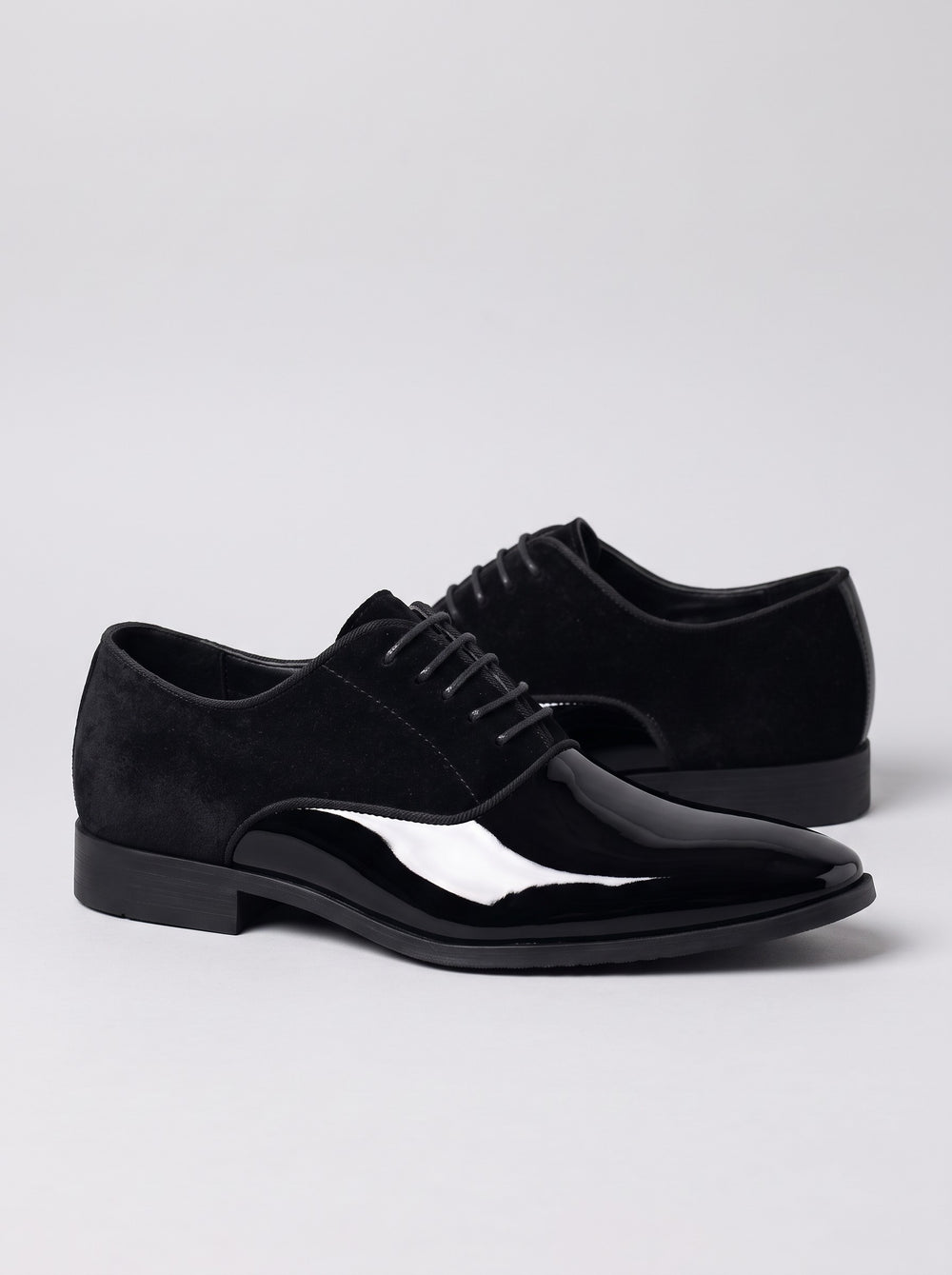 Men's Glossy Patent Lace-Up Wedding Shoes in black