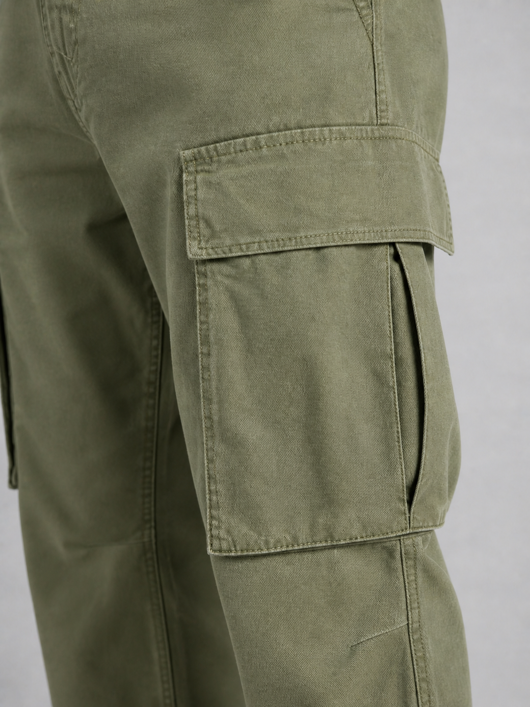 Men's Relaxed Straight Leg Cargo Trousers