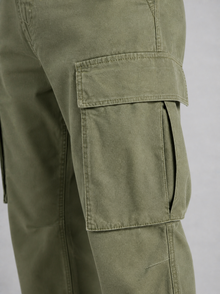 Men's Relaxed Straight Leg Cargo Trousers