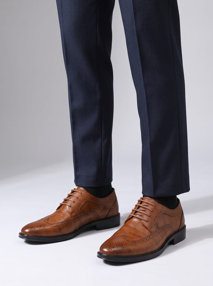 Men's Classic Wingtip Brogue Oxford Shoes in brown