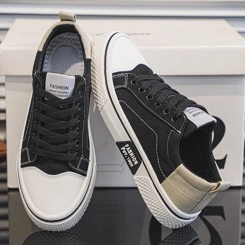 Low-top vintage lace-up sneakers with contrast toe cap