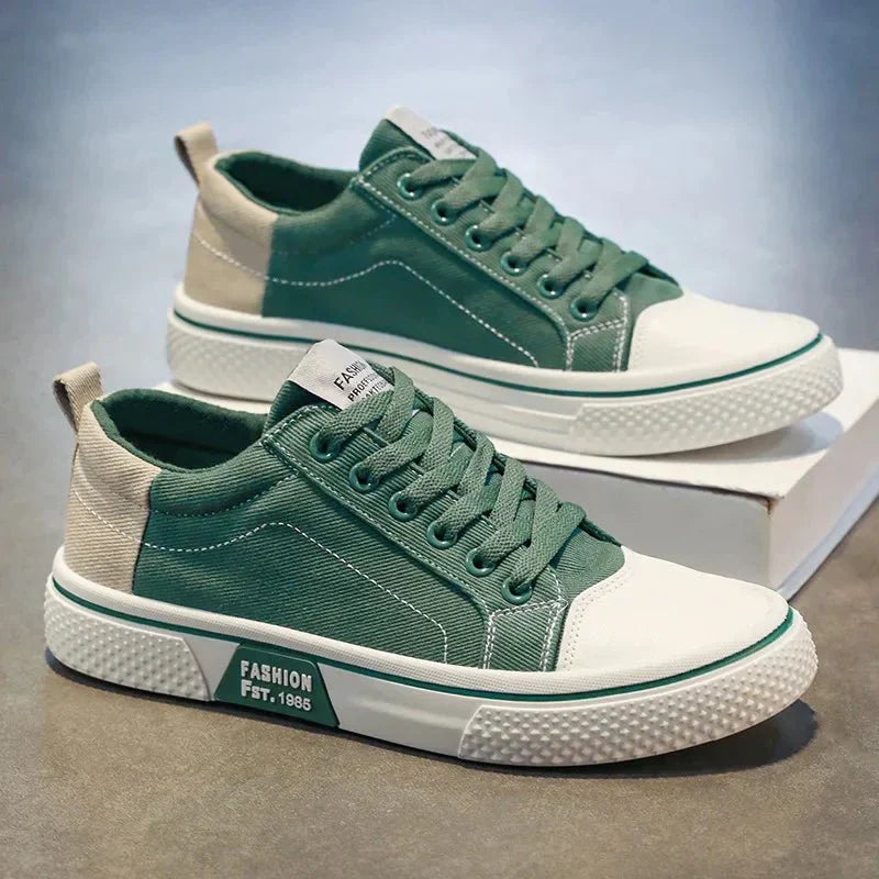 Low-top vintage lace-up sneakers with contrast toe cap