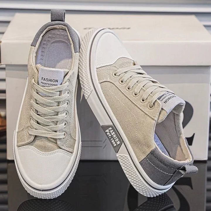Low-top vintage lace-up sneakers with contrast toe cap