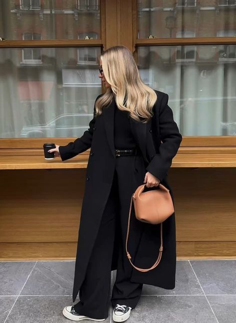 Women's long double-breasted trench coat with notched lapels