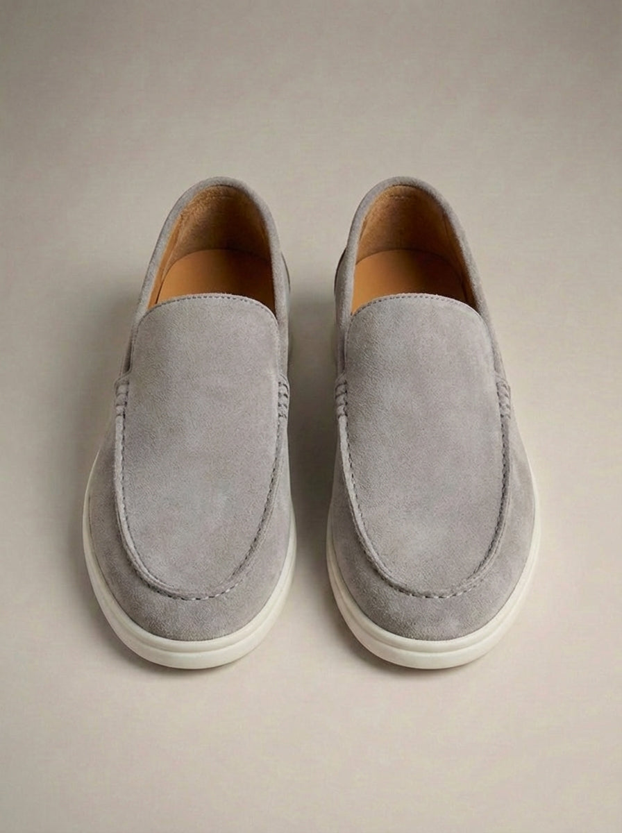 Men's plain slip-on loafers with moc toe stitching and flat soles