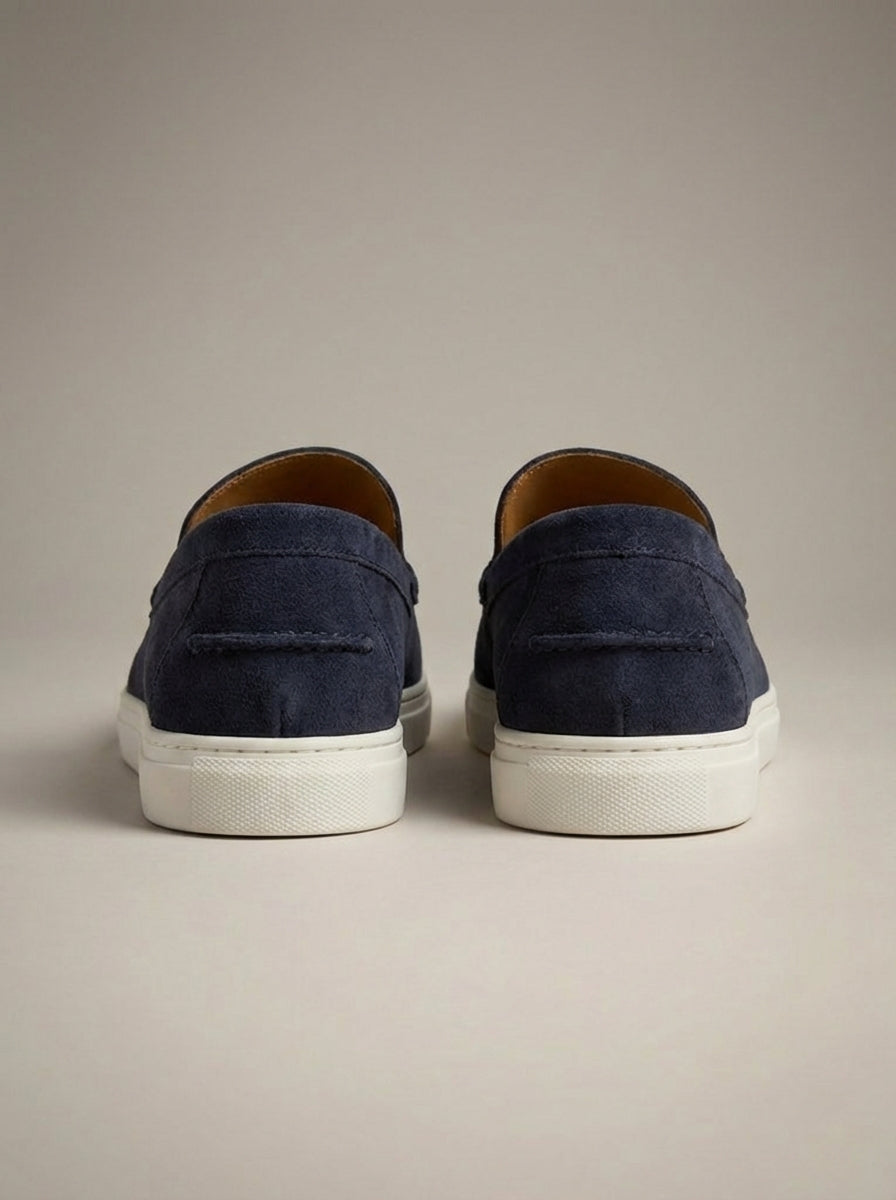 Men's plain slip-on loafers with moc toe stitching and flat soles