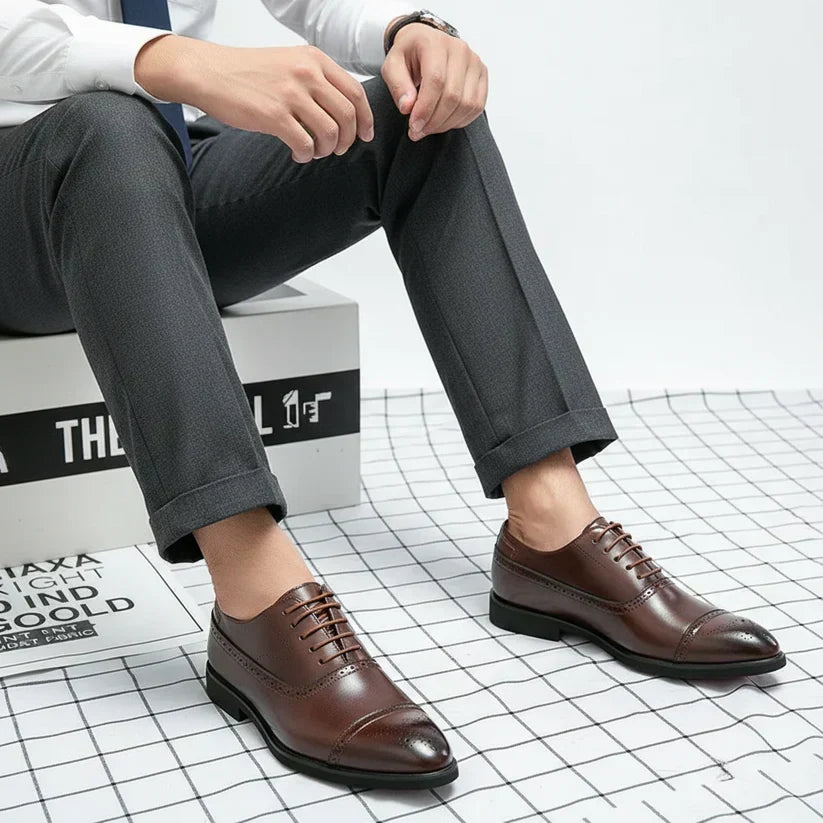Men's Oxford shoes with perforated brogue toe detailing and lace-up fastening