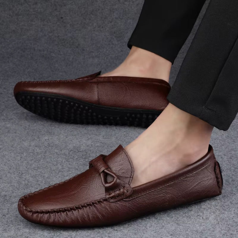Moccasin loafer with stitched toe and knotted trim