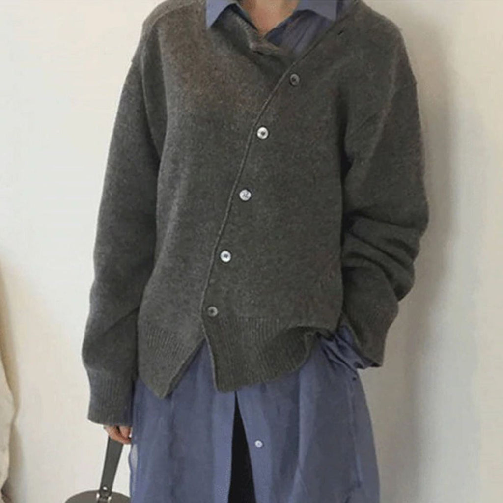 Women's asymmetric knitted cardigan with button front and long sleeves