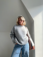 Women's relaxed crew neck sweater with long sleeves and ribbed trims