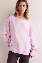 Women's oversized sweatshirt with crew neckline, balloon sleeves and side slits