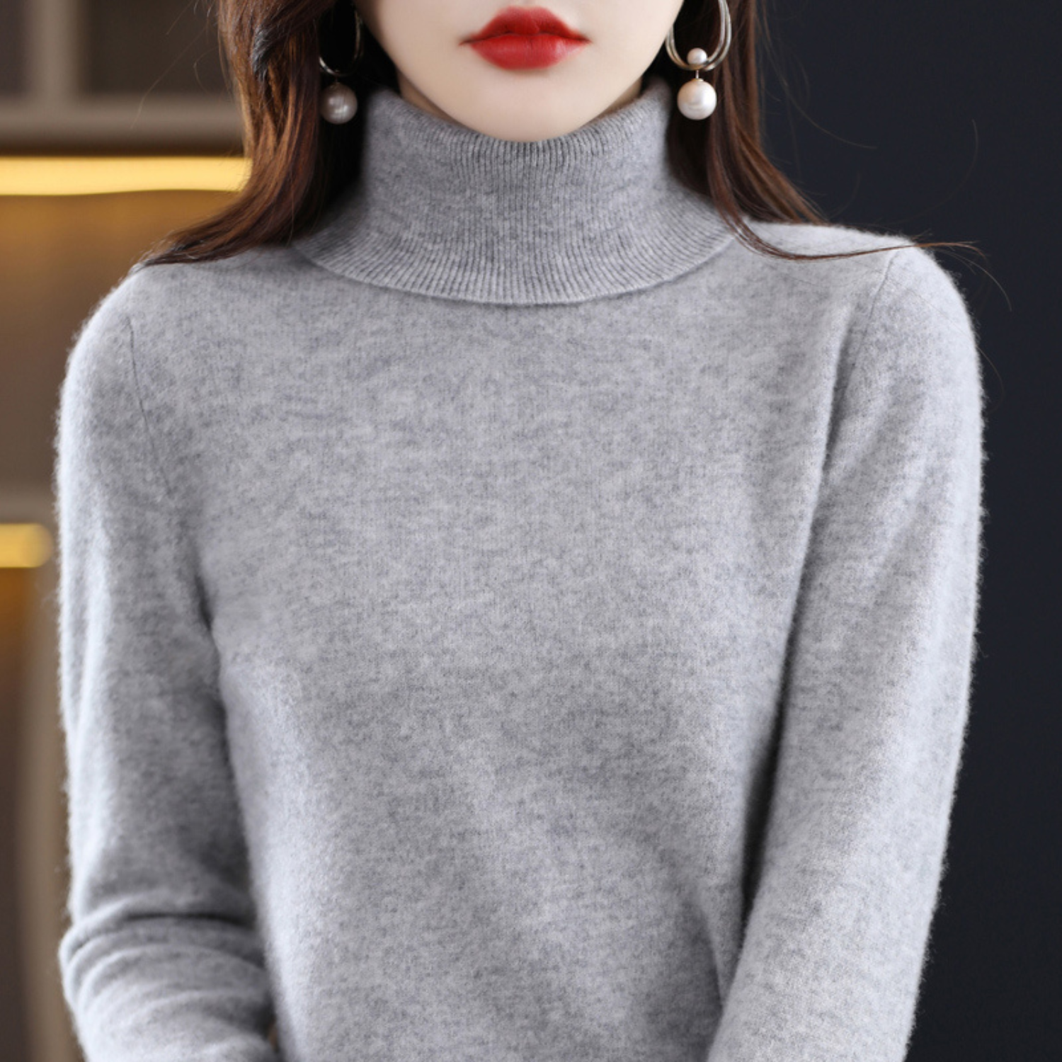 Women's turtleneck sweater with long sleeves and ribbed collar