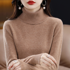 Women's turtleneck sweater with long sleeves and ribbed collar