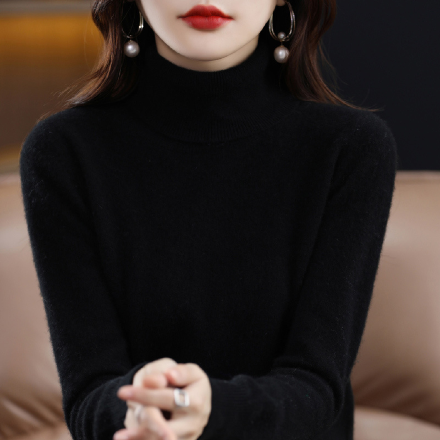 Women's turtleneck sweater with long sleeves and ribbed collar