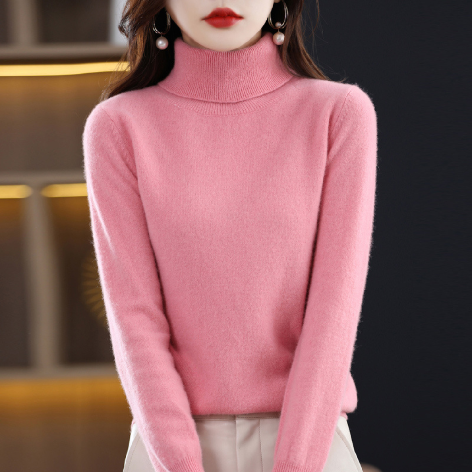 Women's turtleneck sweater with long sleeves and ribbed collar